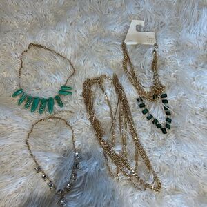 Elegant Gold and Green Necklace Set